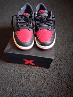 DS Jordan 1 Low Banned Size 10