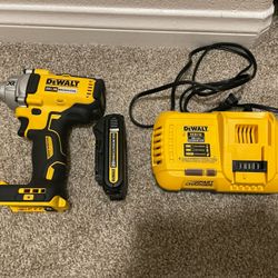 BUNDLE: DeWalt brushless 20V Impact wrench, 20V MAX Battery Pack, Flexvolt Fast Charger 
