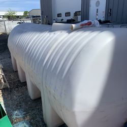 Poly 1000 Gallon Water Tank