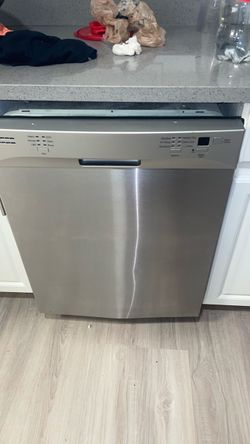 Brna d new Samsung smart washer and above stove Samsung microwave. 100 for both obo