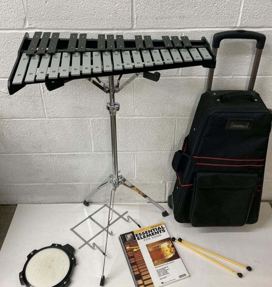 Yi Yi Glockenspiel (Xylophone) With Stand, Sticks And Case