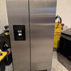 whirlpool double door fridge(handles included)