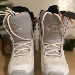 Women’s Snow boots 