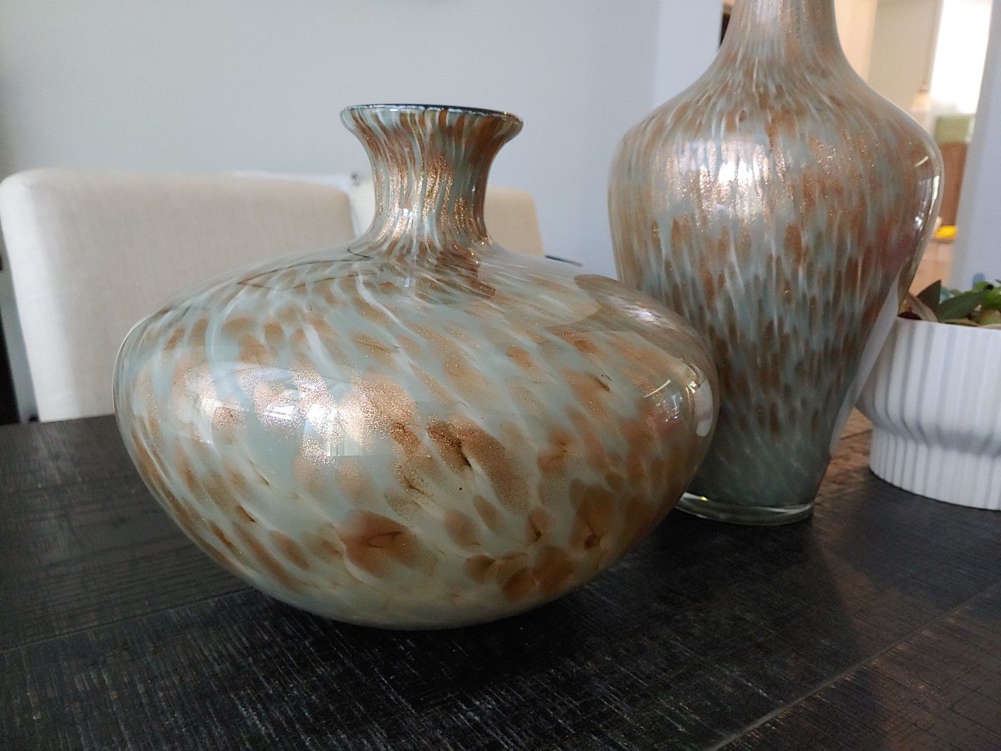 2 decorative vases decor