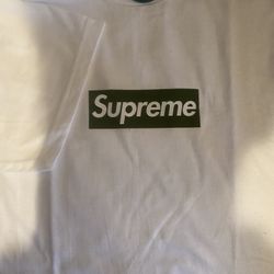Supreme Berlin Box Logo