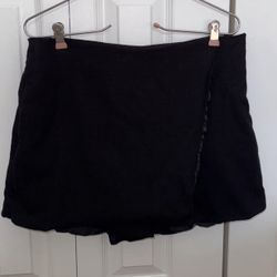 Francesca’s Black Skort