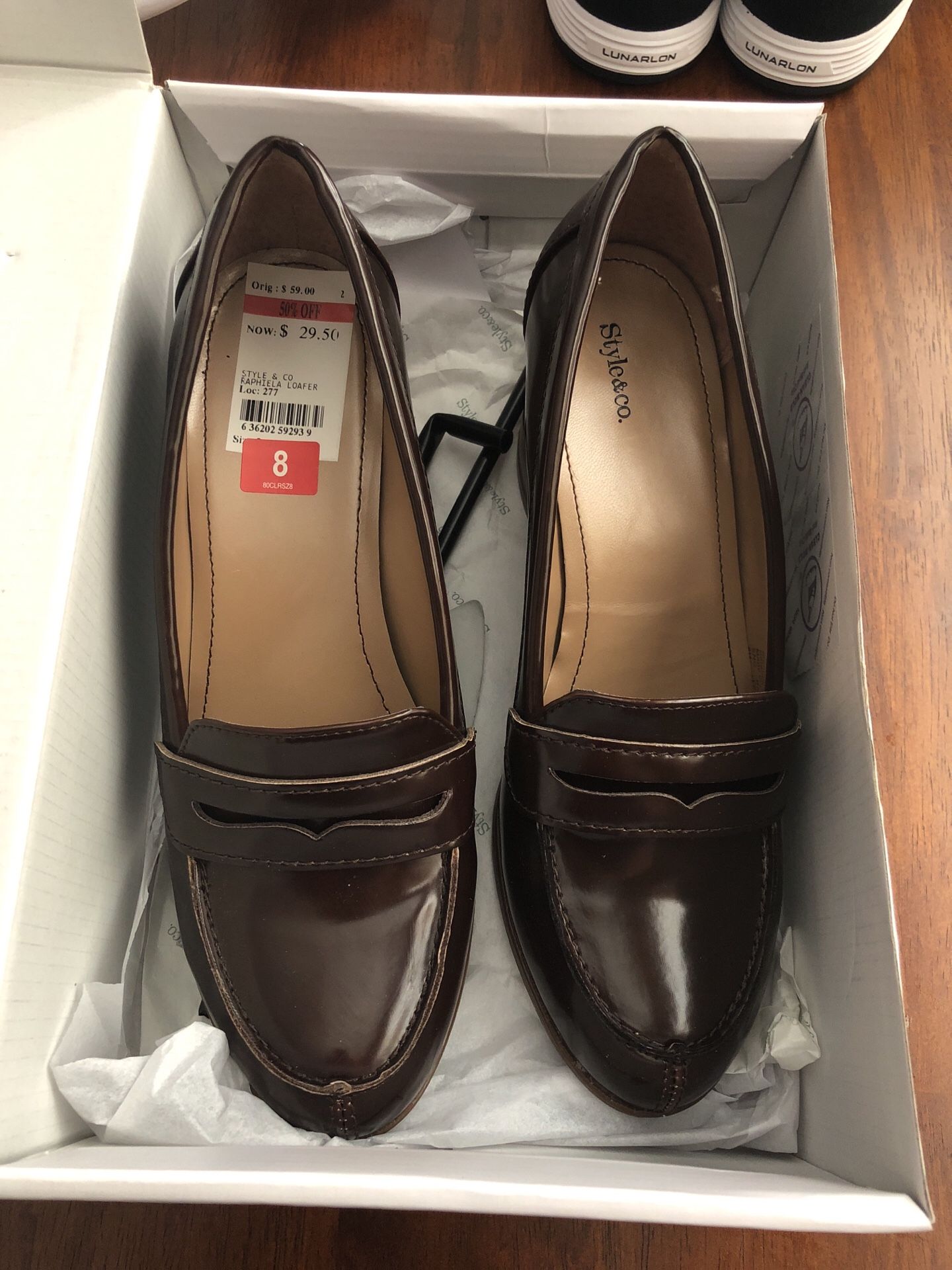 New shoe brown color size 8