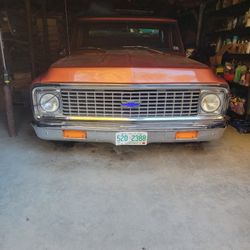 Pair of New United Pacific CPL7172A 34 LED Parking Lights for 1971-72 Chevy Trucks