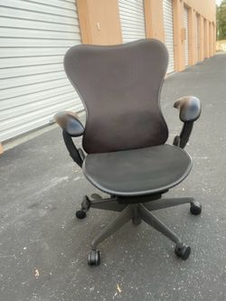 Herman miller mirra 2 with lumbar support and fully adjustable armrests
