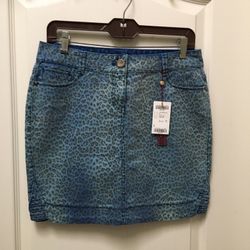 Brand New Skirt Made Of (jeans ) Waist 28/30 Inches , Height 17 Inches 