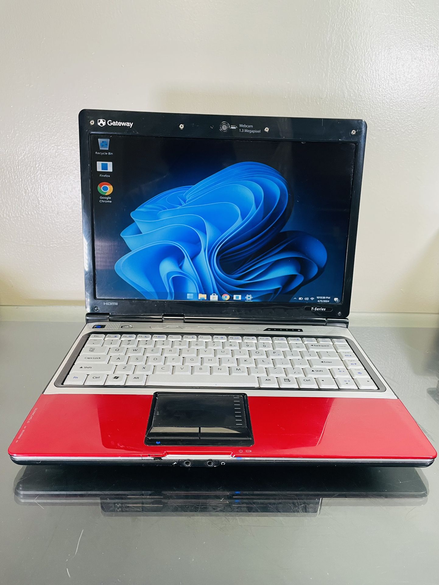 13.3” Gateway Red Windows 11 Laptop Computer Pc w/ NEW Battery