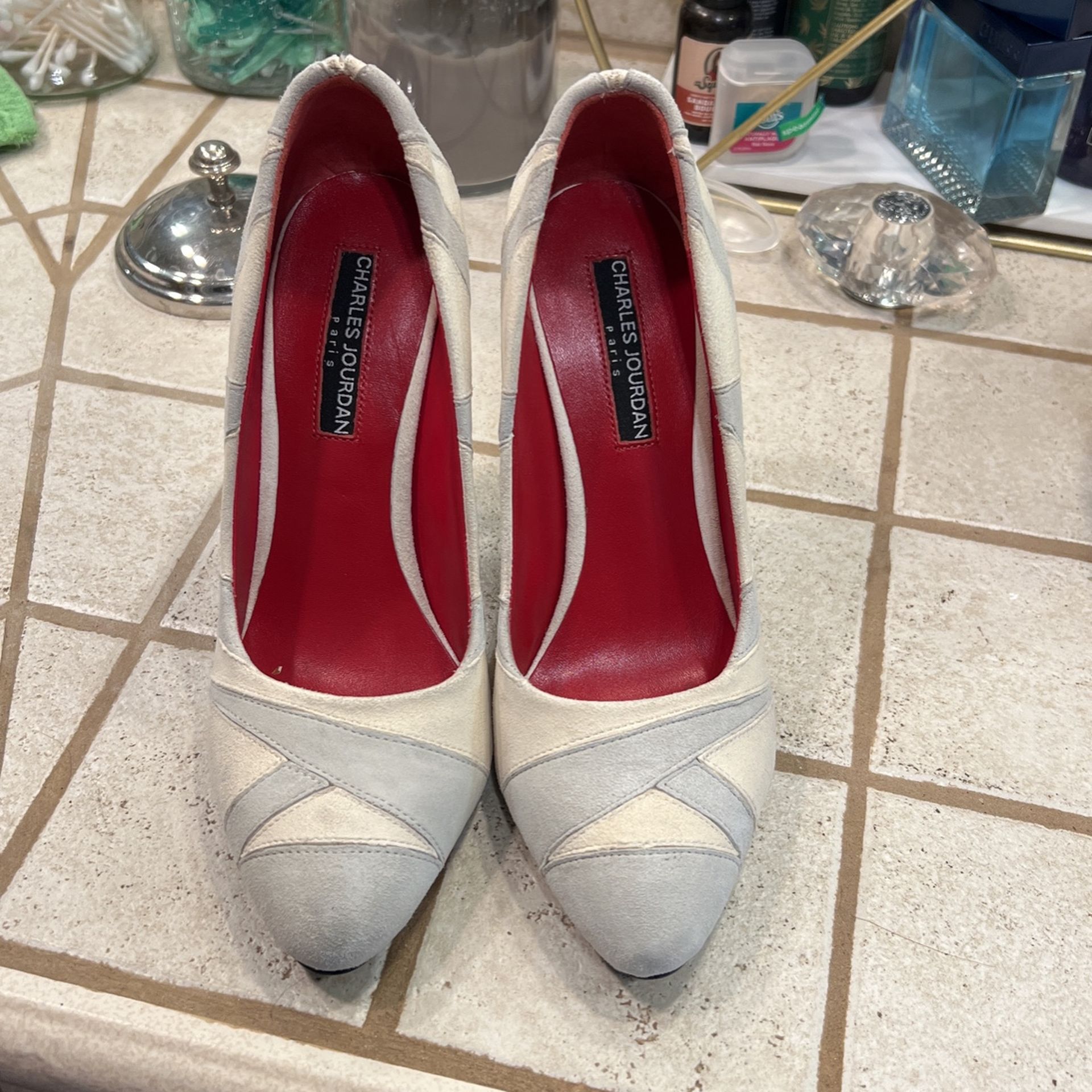 Vintage Louis Vuitton Kitten Heel for Sale in San Diego, CA - OfferUp