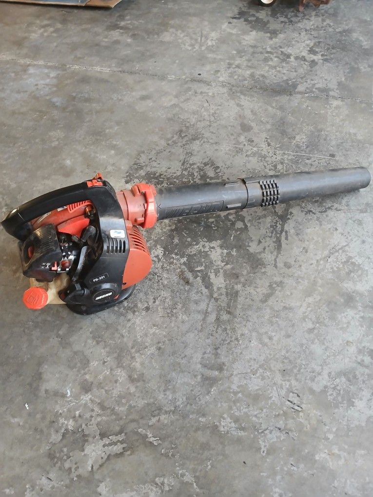 ECHO LEAF BLOWER