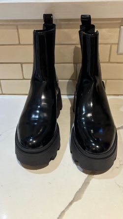 Open Edit Iris Lug Chelsea Boot black glossy patent finish chunky lug sole size 6.5