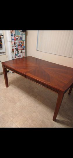 Table and chairs (5)