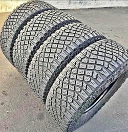315 70 17 Goodyear tires Con 80% de Vida Las 4