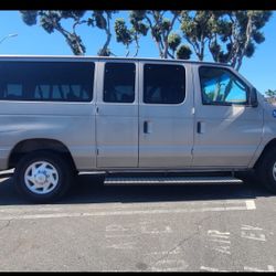 2004 Ford E-350