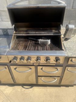 Premium Stainless Steel Outdoor Kitchen Gas Grill Island with Rotisserie – Built-In Style BBQ Station Up for sale is a solid, high-quality stainless s