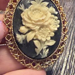 Beautiful Vintage Rose Brooch Pin 