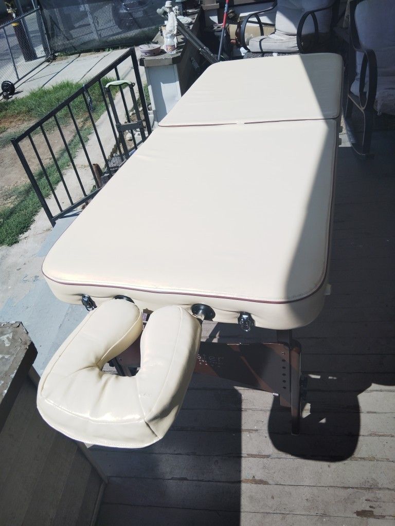Master Massage Table