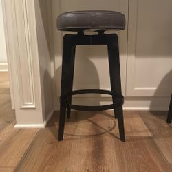4 Bar Stools