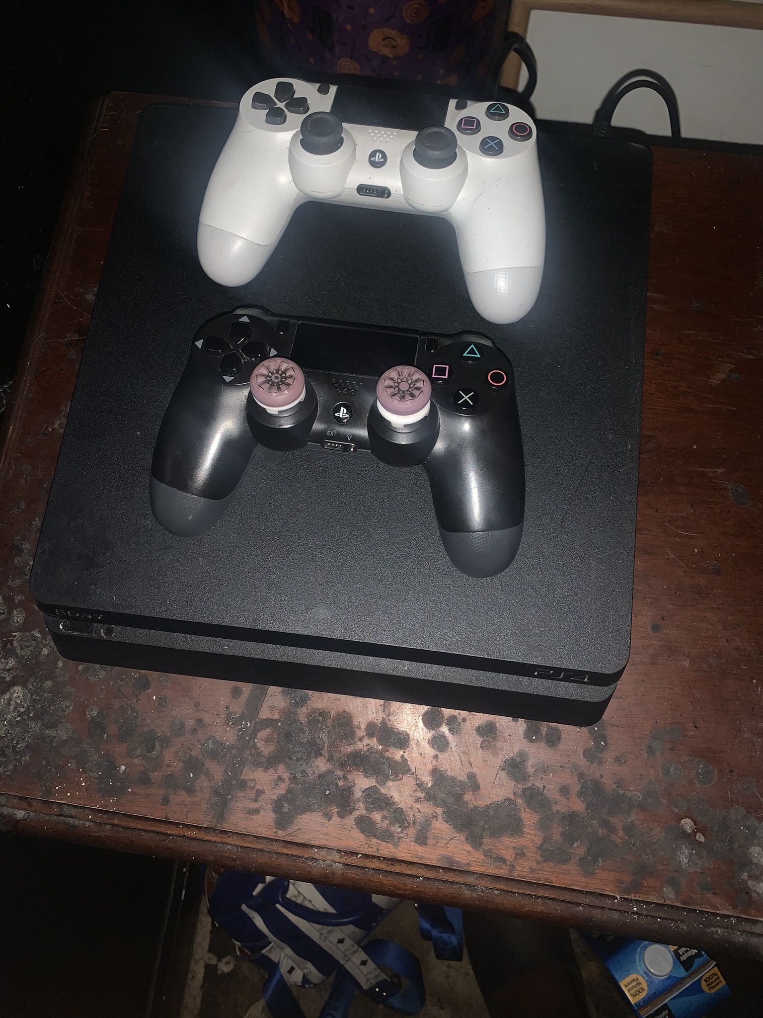 ps4 slim 1tb 1 remote