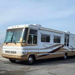 2000 Damon Intruder 359 – 36 Ft Two Slide Out RV Runs Great Everything Works