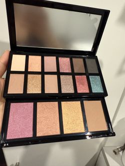 Lancome Eyeshadow And Brownze Set