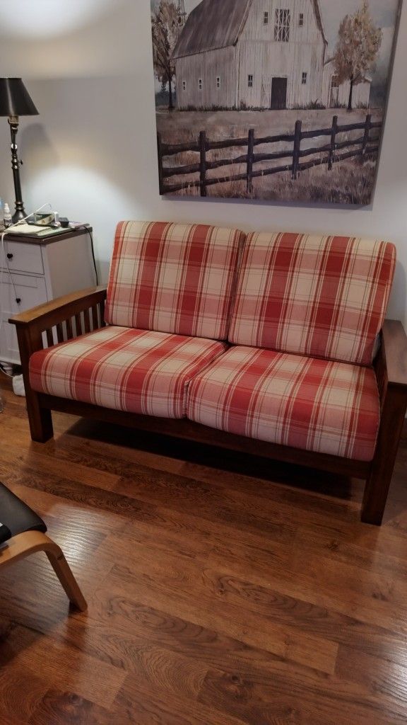  Loveseat, Couch