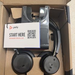 Voyager Focus 2 Gaming Headset Wireless 