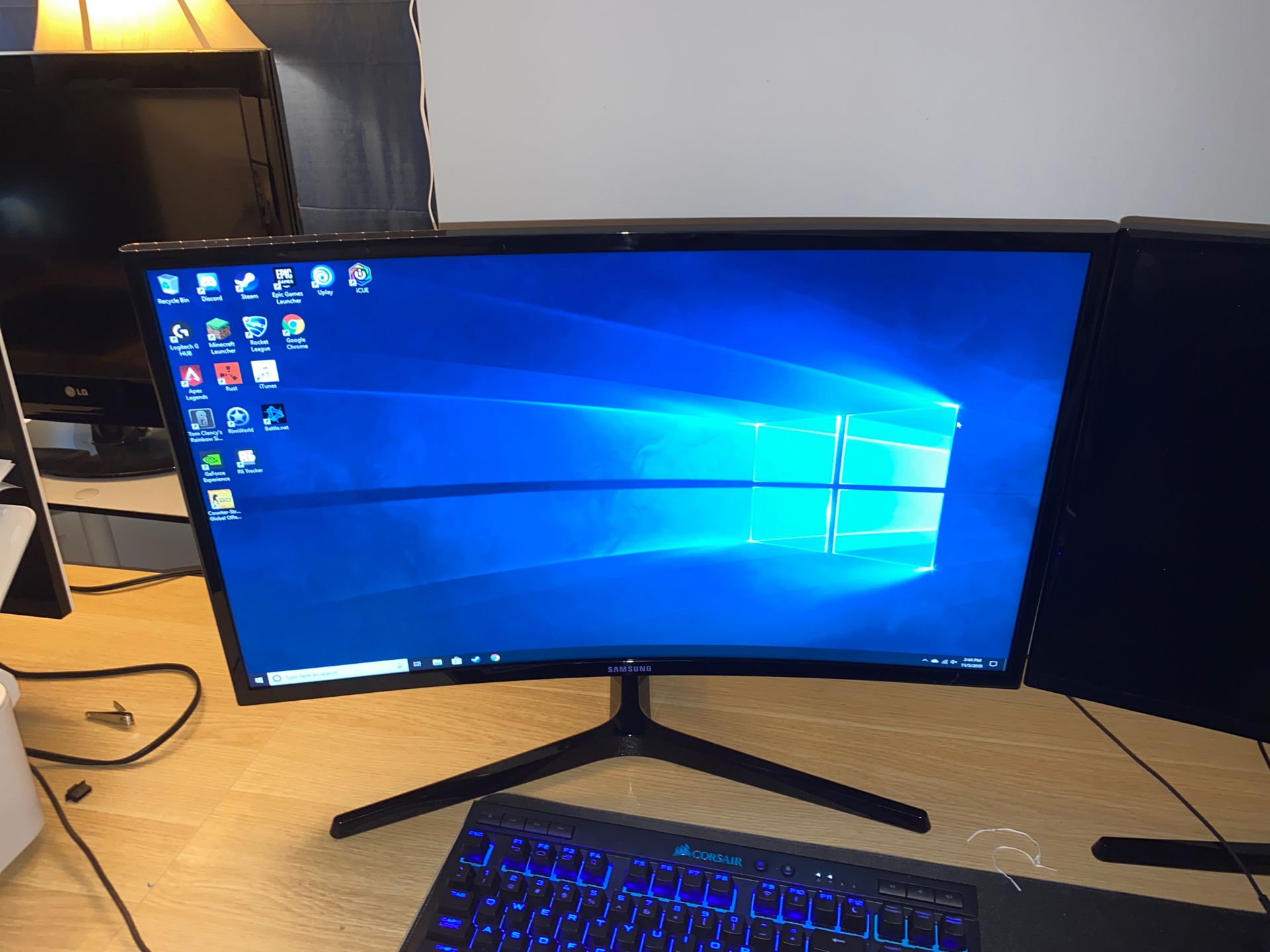 Samsung 27 Inch Curved LED Monitor