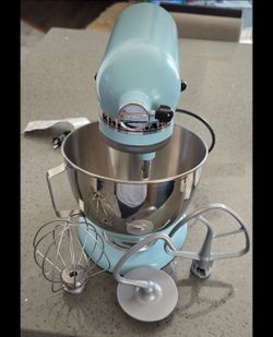 Kitchen Aid 4.5 QT Tilt Head Stand Mixer