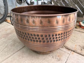 Free metal pot