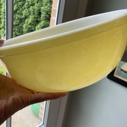 Vintage Pyrex Bowl