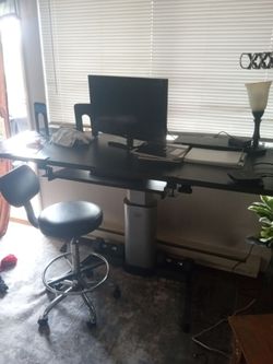 Sit or Stand up full size pneumatic desk (not electric, better lol)