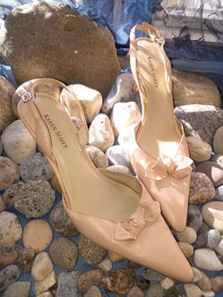 Karen Scott Pink Leather Bow Tie Heels