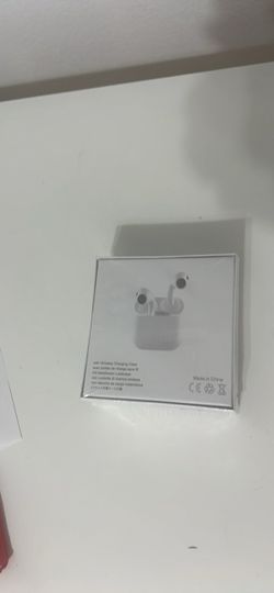 Wireless earbuds with Wireless Charging Case