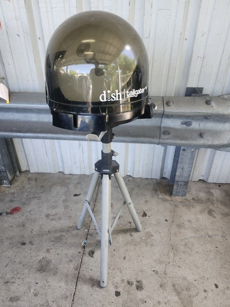 King Dish Tailgater Pro Satellite TV Antenna KING DTP4900 DTP4900-A0 Tailgating