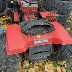 Gibson 16 Gear Tractor/Great for a  Lawn Piece/ Landmark, or Restorable engine is Not locked. $175