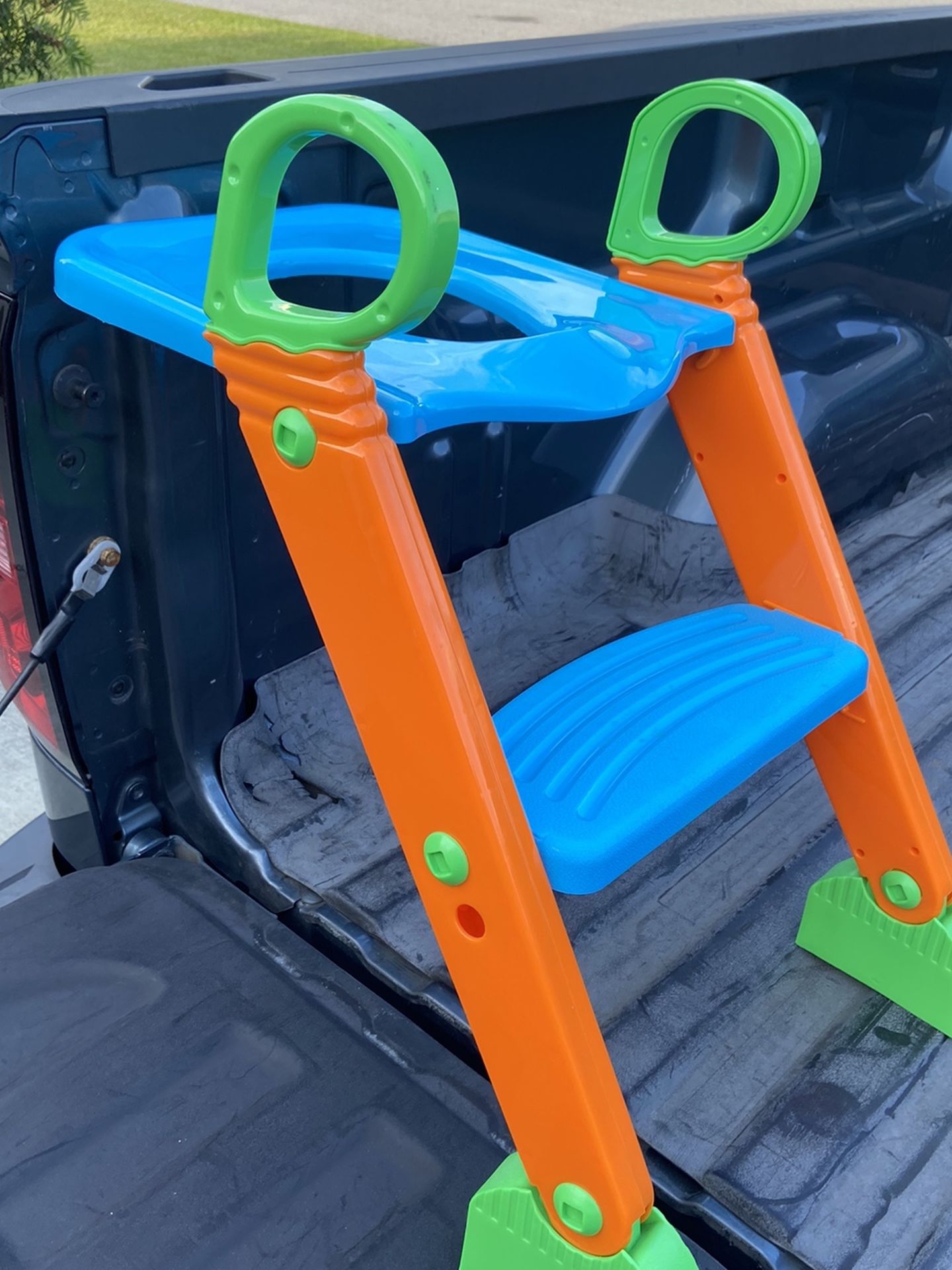 Folding Potty Step Up Seat for Sale in Pensacola, FL OfferUp