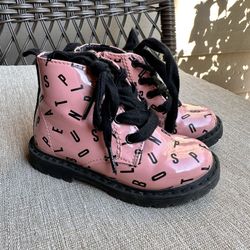 Cute Zara boots for toddler girl. Size 21 