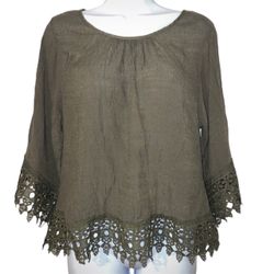 Quarter sleeve blouse size S
