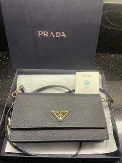 Prada Black Saffiano Triangle Logo Crossbody Shoulder Bag - Lightly Used Authentic w/ Box & Aura Card🚨