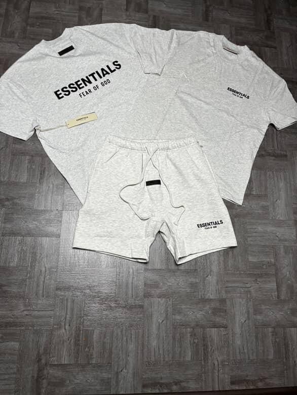 Essentials Clothes (LOOK IN DESCRIPTION!!!)