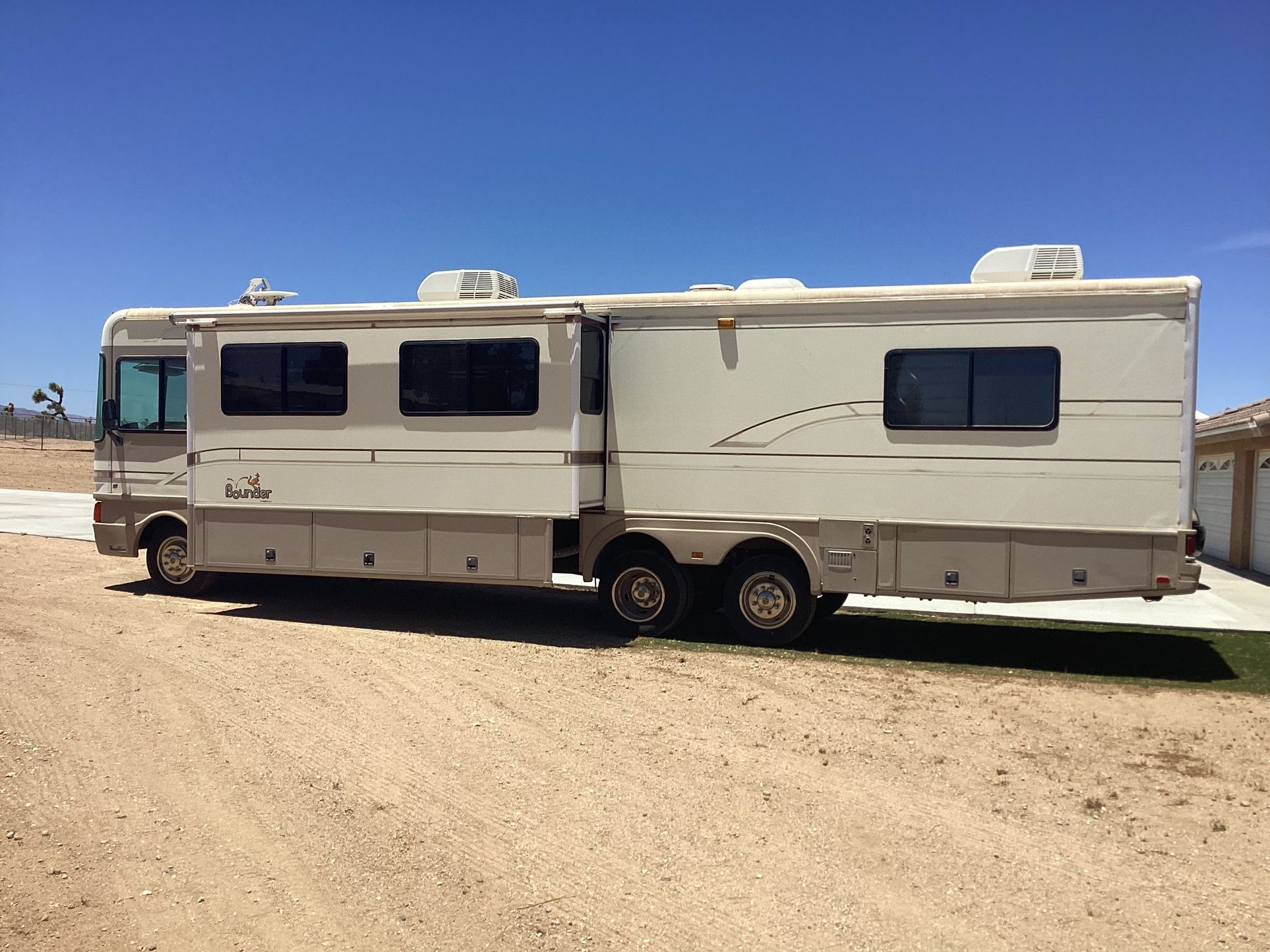 1999 Fleetwood Bounder