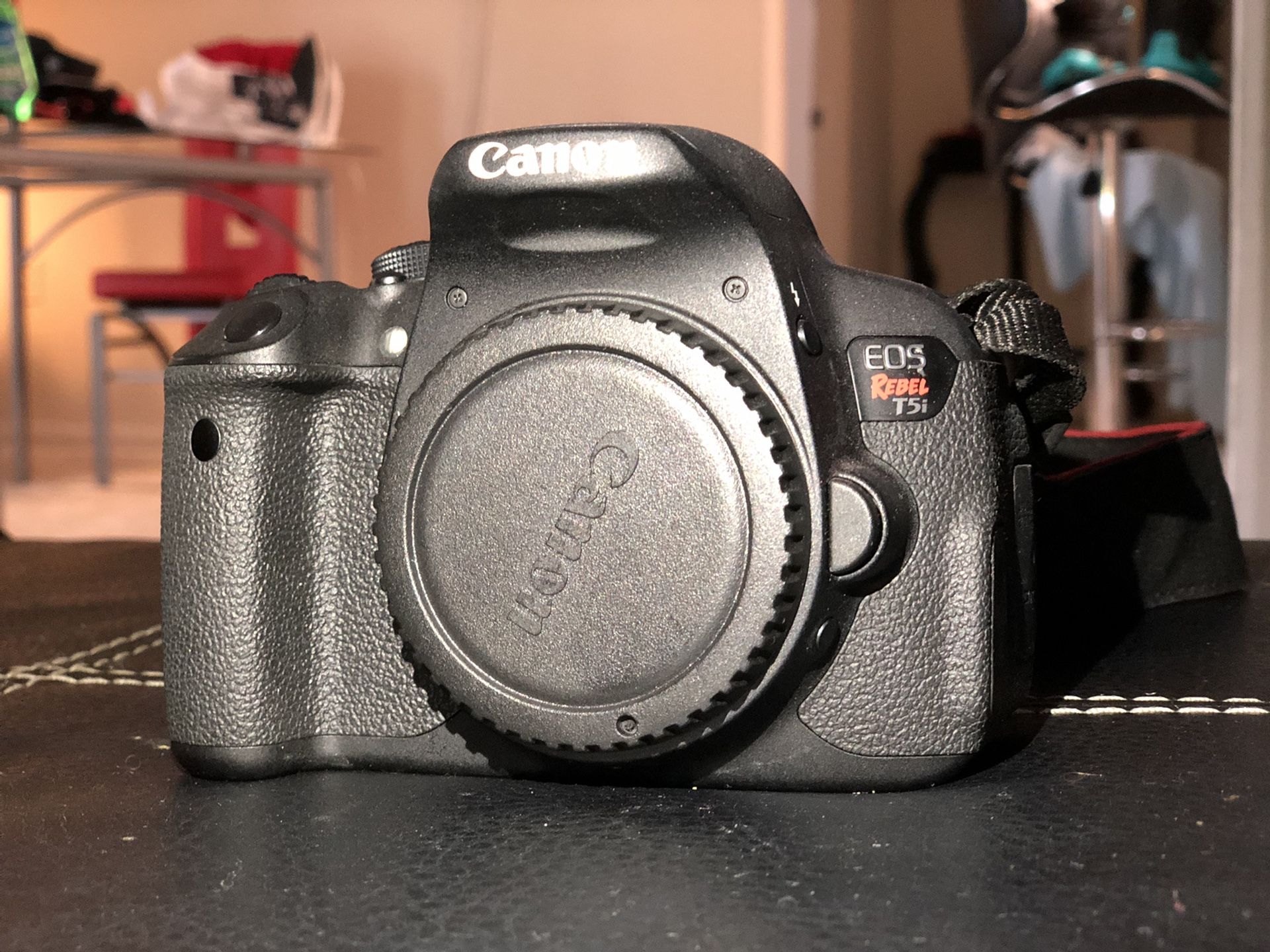 Canon t5i body only