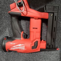 Milwuakee M18 Fuel Cm1/4" Crown Staples