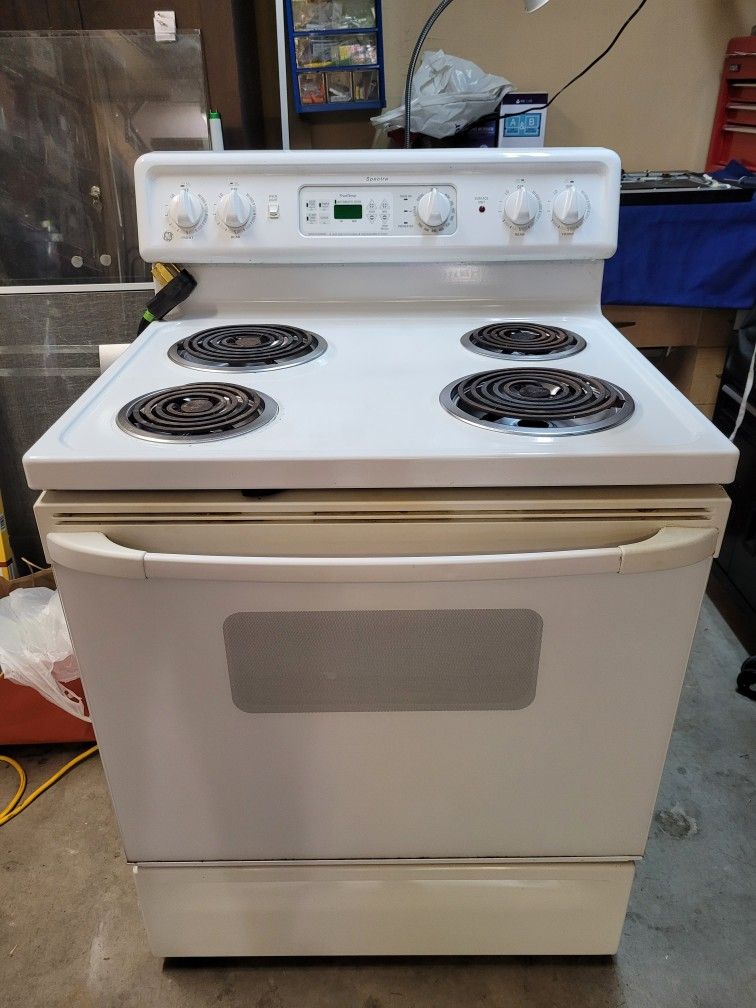 GE Spectra Electric Stove