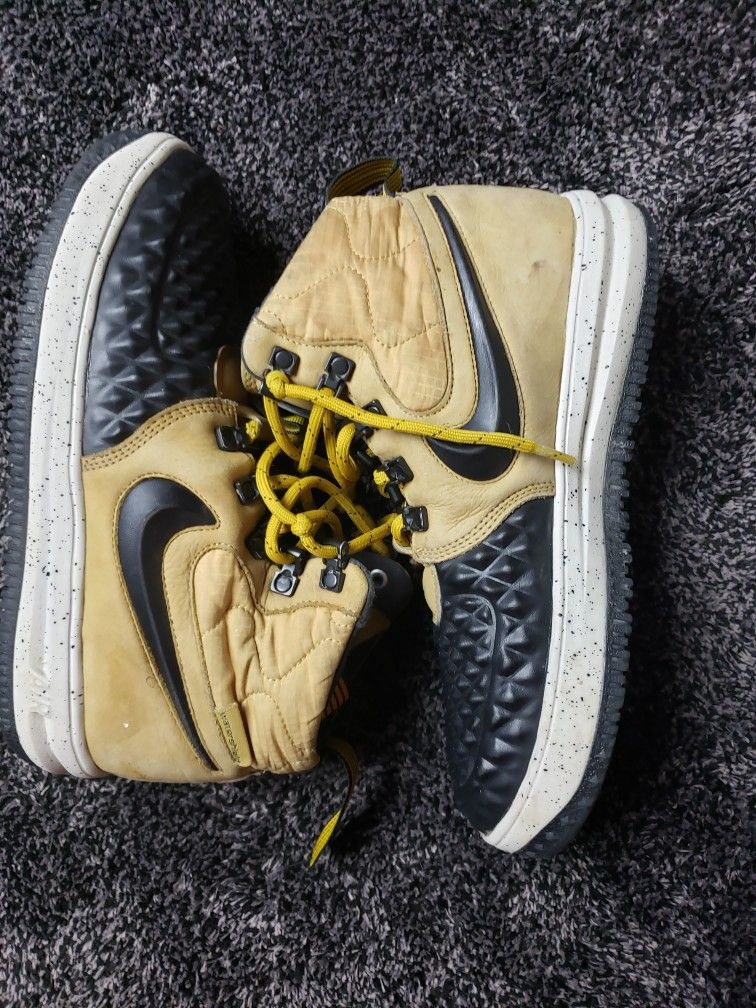 Nike Lunar Duck Boots Size 4.5