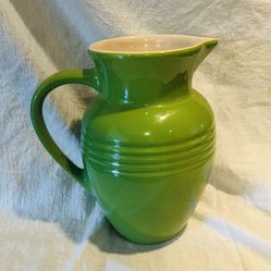 LE CREUSET 2 Quart Stoneware Water Pitcher 11-48 Jug 9" Green Used